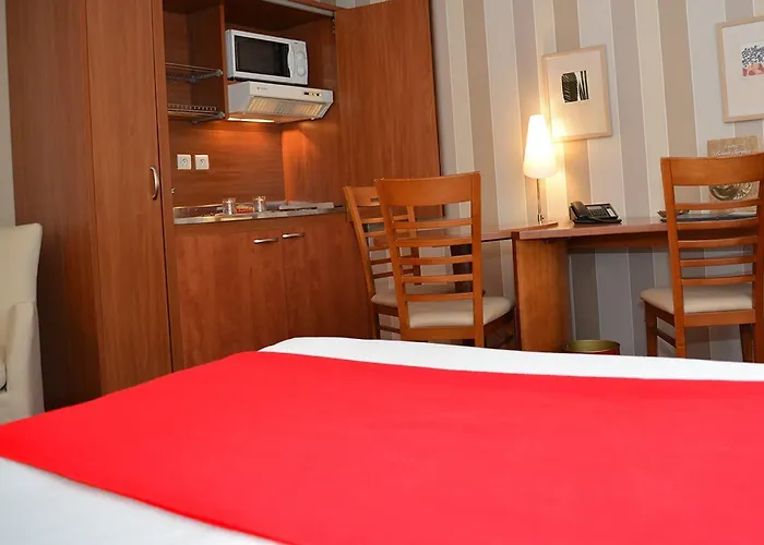 ラ レジデンス ジャン-セバスチャン バッハ 4*